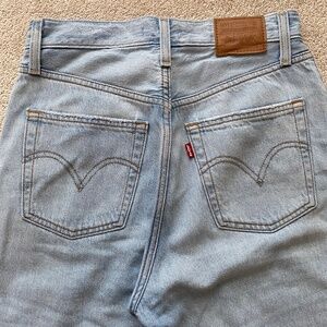 Levi’s Ribcage Straight Jeans